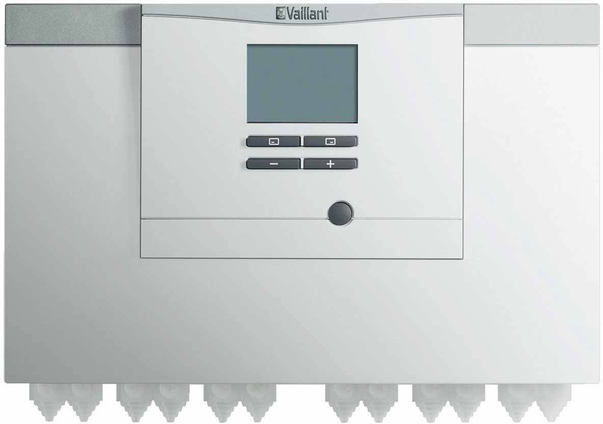 Weißes, rechteckiges Heizgerät mit digitalem Display, Tasten zur Steuerung und sechs Anschlüssen unten.