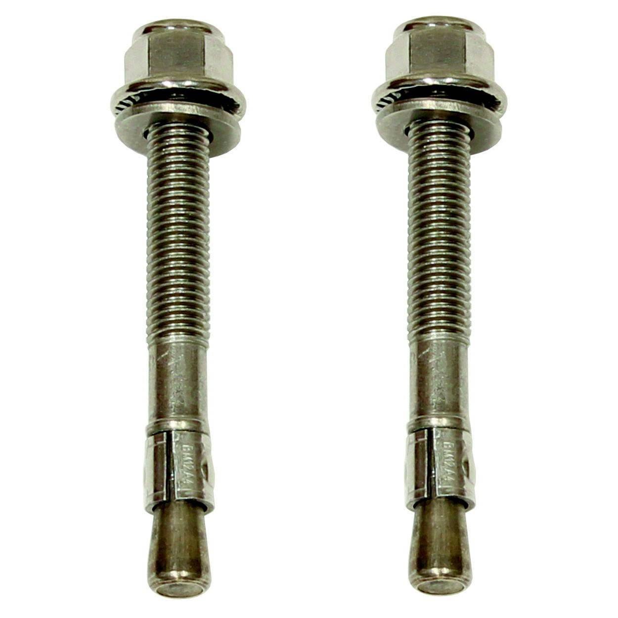 Zwei lange Metallbolzen mit Gewinde, jeweils mit einer Sechskantmutter. Sie sind identisch nebeneinander auf weißem Hintergrund platziert.