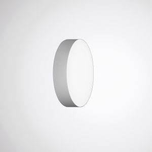 Runde, weiße Wandleuchte mit minimalistischem Design vor grauem Hintergrund.