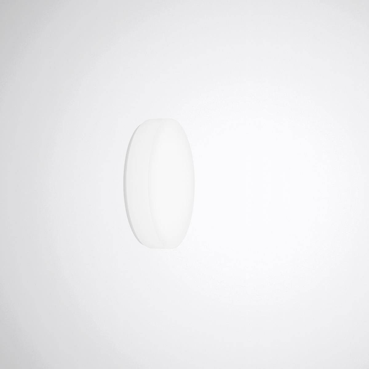 Ein einfaches, weißes, ovales 3D-Objekt vor einem weißen Hintergrund.