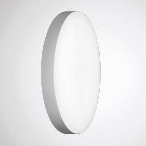 Eine runde, flache LED-Wandleuchte mit schlichtem, minimalistischem Design und gleichmäßiger, weicher Lichtverteilung auf weißem Hintergrund.