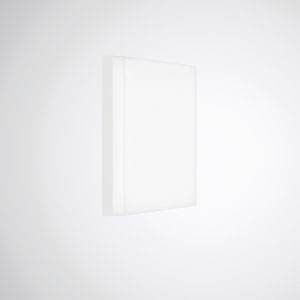 Ein schlichtes, weißes rechteckiges Bild hängt an einer hellgrauen Wand. Es wirkt minimalistisch und modern.
