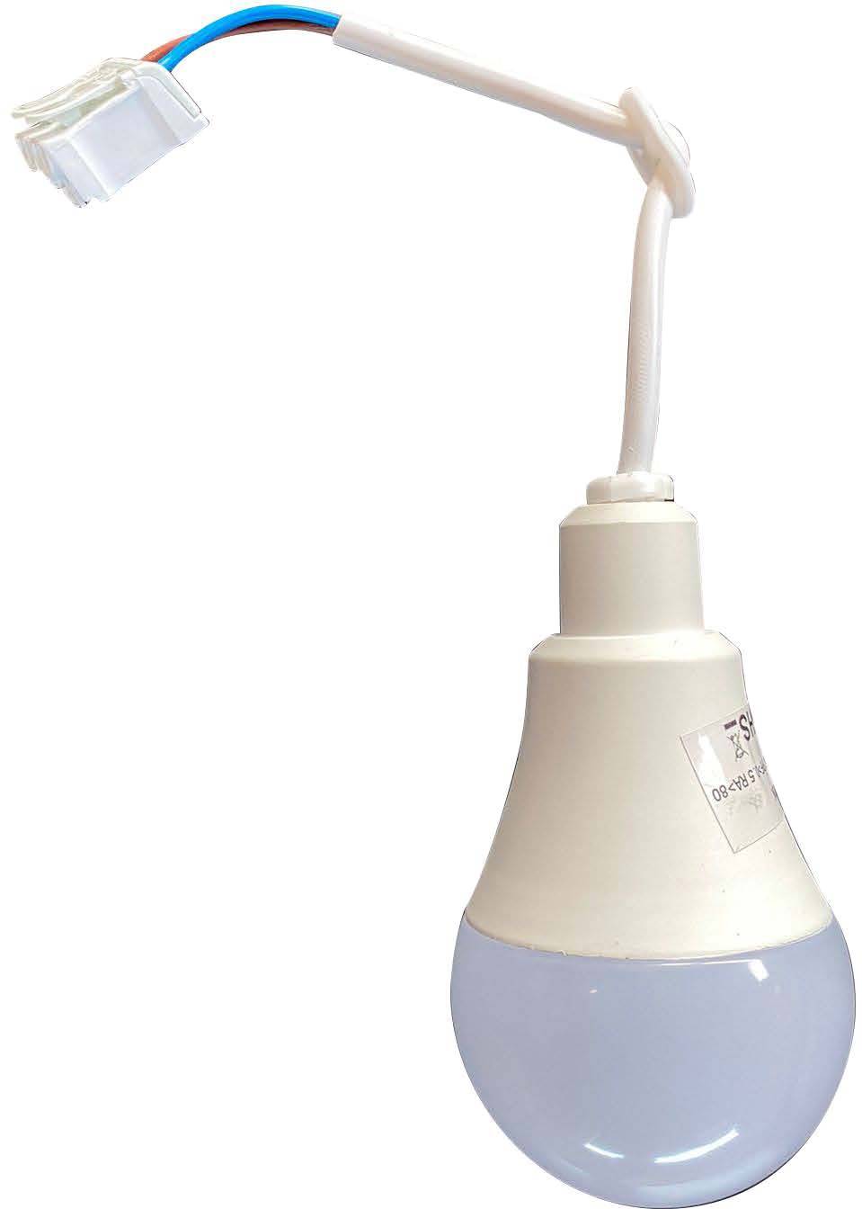 Eine weiße LED-Lampe mit angeschlossenem Kabel und Stecker, geeignet für Innenbeleuchtung.