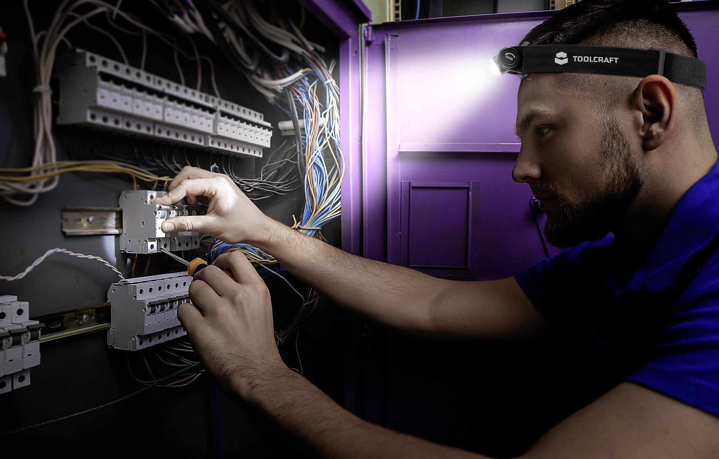 TOOLCRAFT TO-9469515 COB LED Stirnlampe Li-Ionen Akkus 450lm 13h TO-9469515