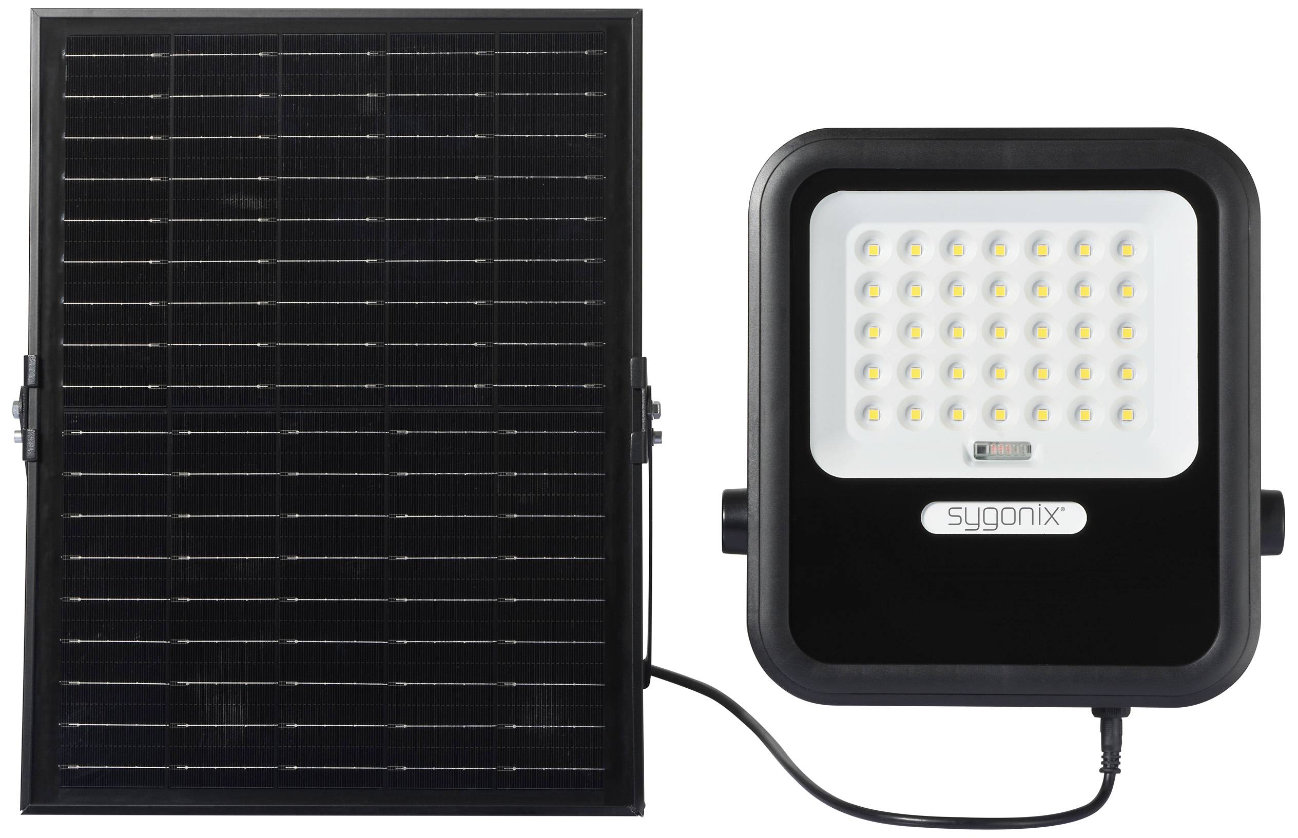 Solarmodul neben LED-Strahler. Ideal für energieeffiziente Außenbeleuchtung.