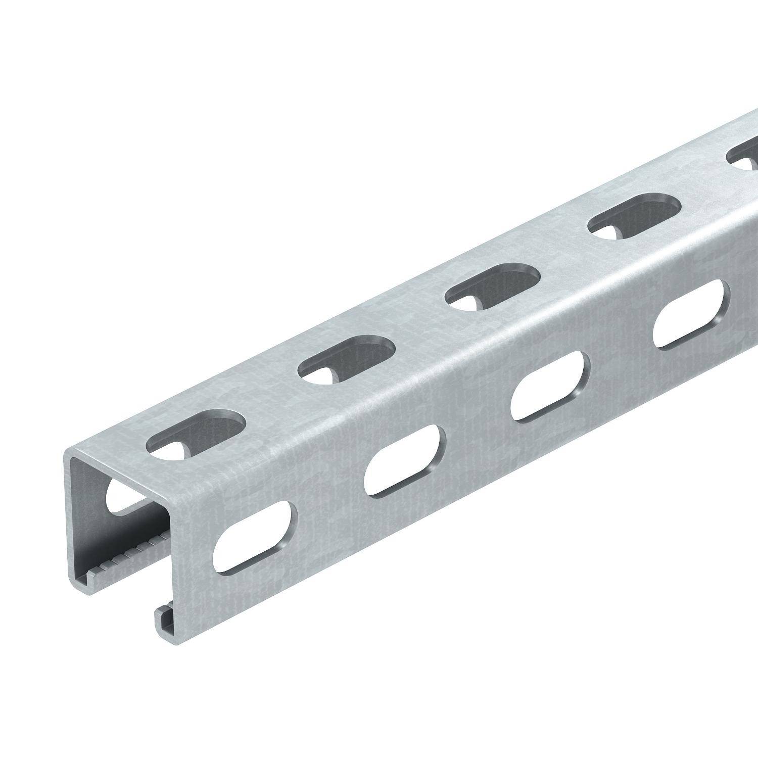 Metallschiene mit rechteckigen Löchern, verwendet für strukturelle Unterstützung und Befestigungen in Bauprojekten.