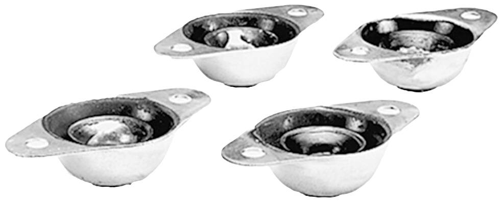 Vier metallene, halbkugelförmige Objekte mit flachen Rändern und Befestigungslöchern. Sie sehen aus wie Montageteile.