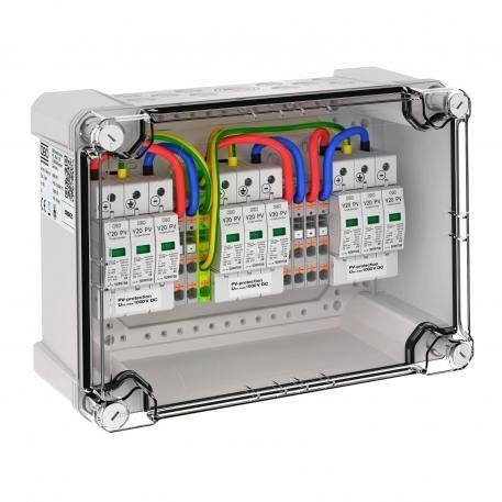 Elektrischer Verteilerkasten mit mehreren Schaltern und bunten Kabeln, die darauf hinweisen, wie Strom zu verschiedenen Komponenten geleitet wird.
