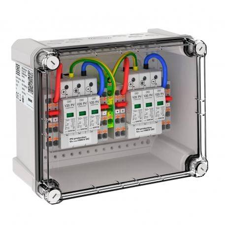 Elektrischer Verteilerkasten mit transparentem Deckel, zeigt mehrere angeschlossene Sicherungen und bunte Kabelverbindungen.