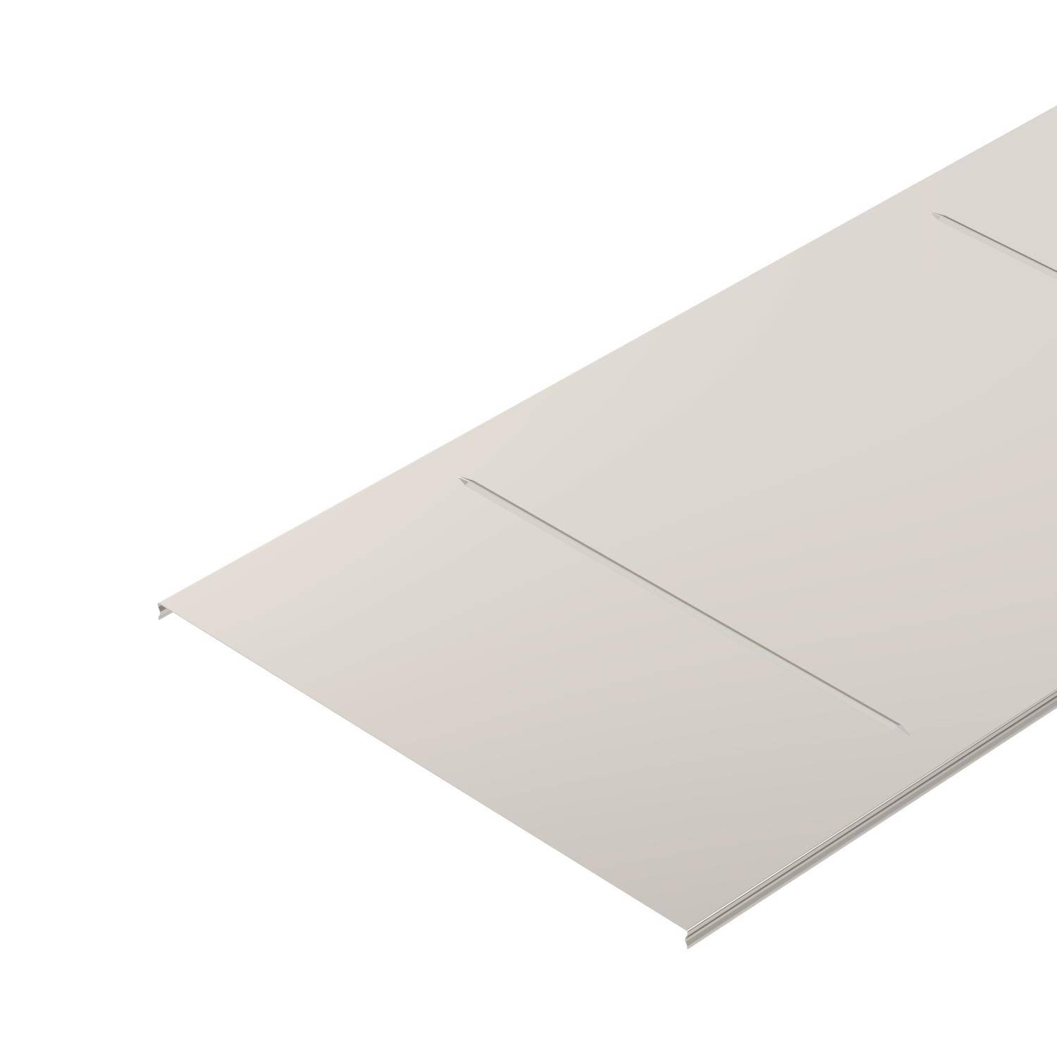 Schlichtes, weißes, rechteckiges Paneel mit glatter Oberfläche und feinen Linien, geeignet für Decken- oder Wandverkleidungen.