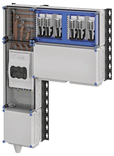 Elektronischer Schaltschrank-Schnitt mit mehreren Fächern, zeigt Verkabelung und Sicherungselemente.