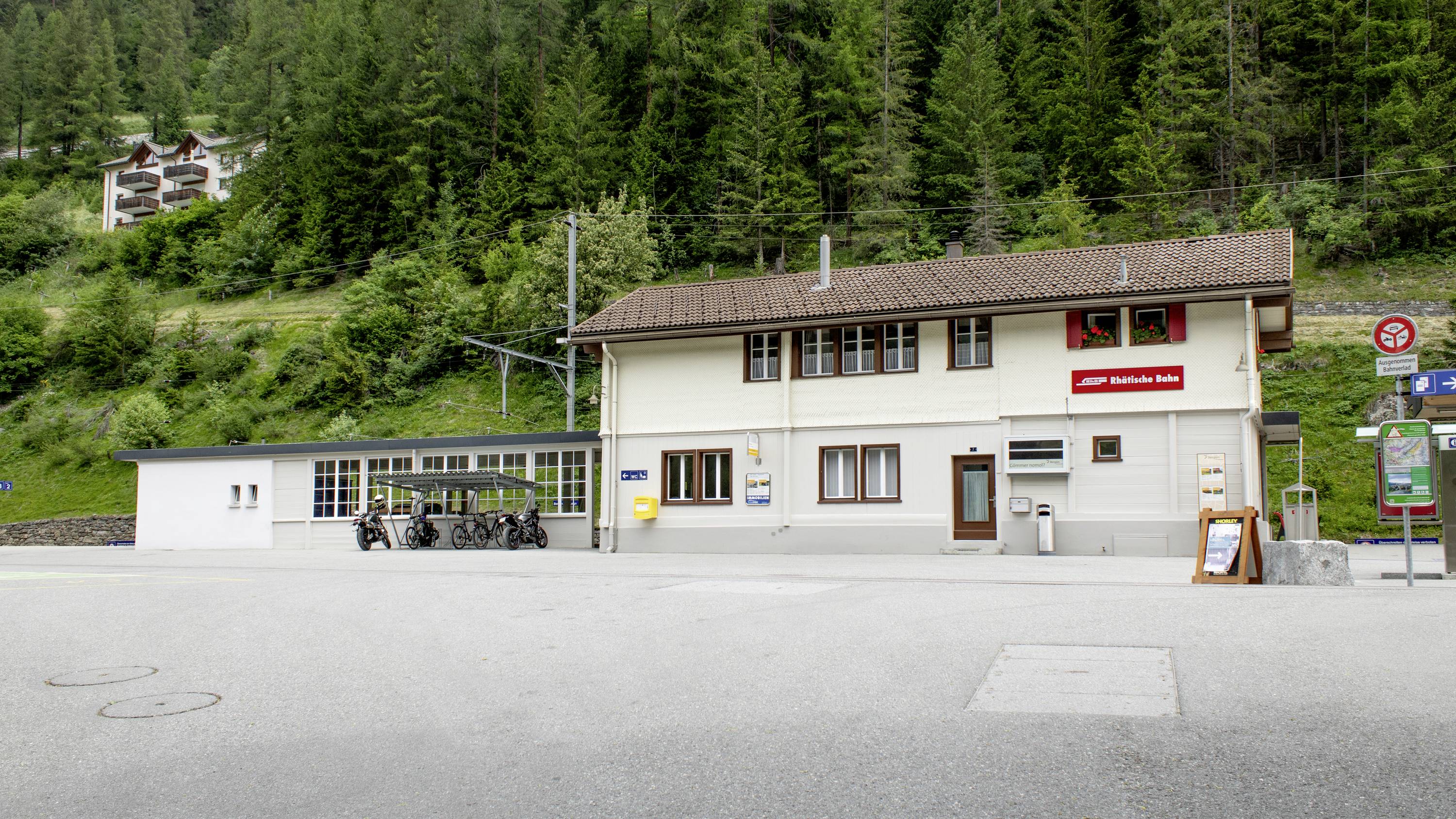 NOCH 66005 H0 Bahnhof Bergün