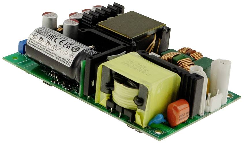Eine Leiterplatte mit elektronischen Komponenten wie Kondensatoren, Transformator und Spulen. Sie dient wahrscheinlich zur Spannungsumwandlung.