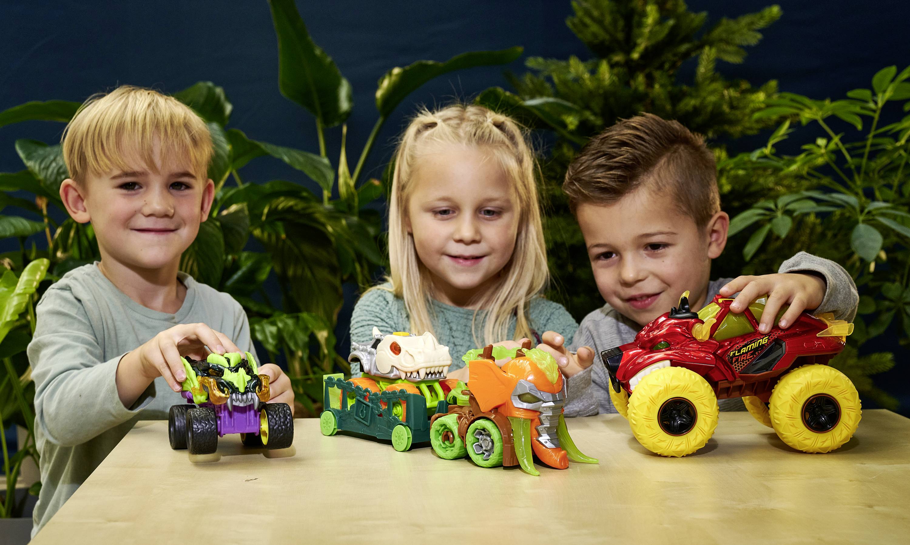 Dickie Toys PKW Modell Flaming Fire Monster Fertigmodell PKW Modell