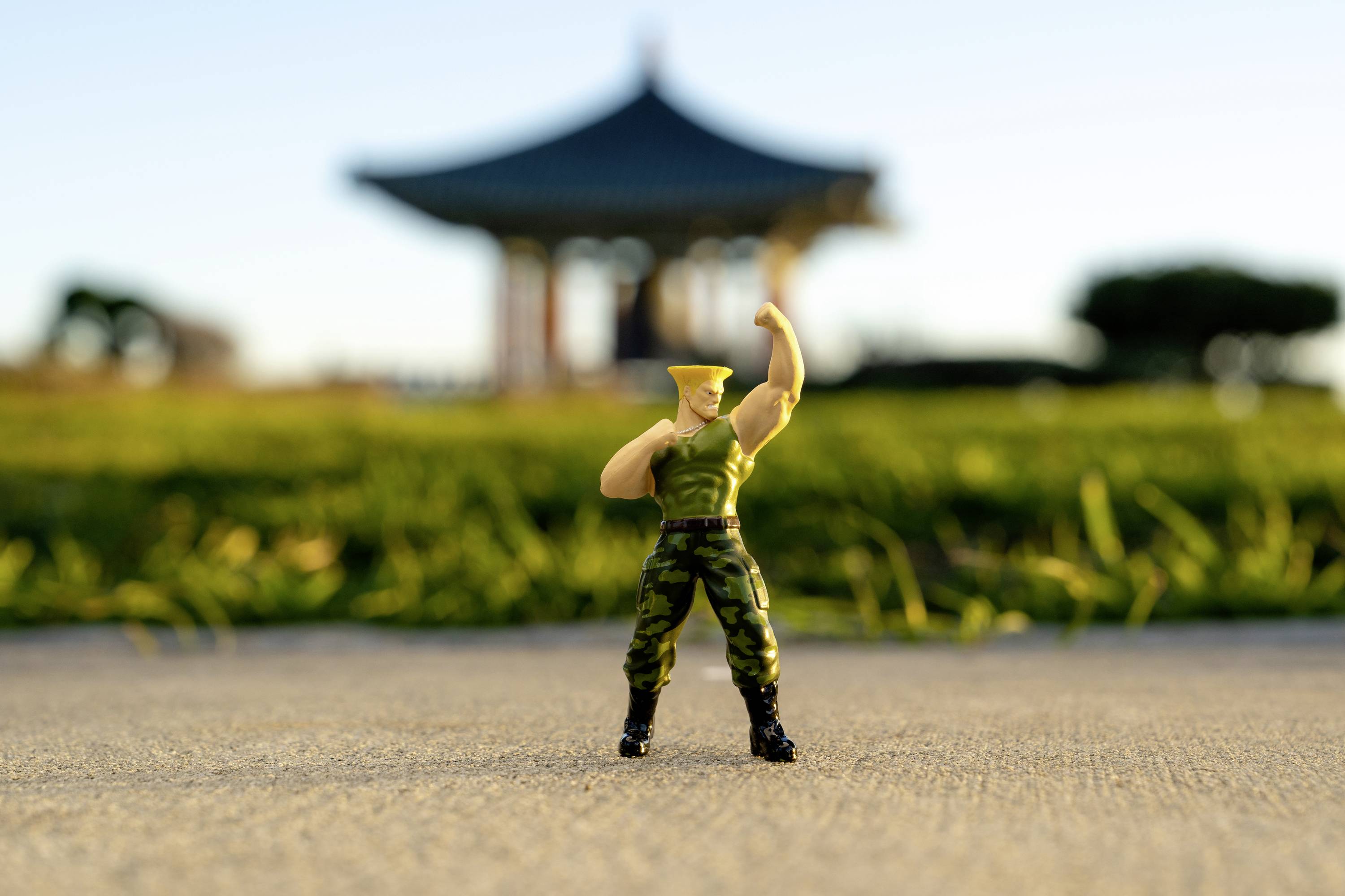 JADA TOYS Street Fighter 1956 Ford Pickup mit Guile Figur Fertigmodell PKW Modell