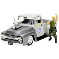 JADA TOYS Street Fighter 1956 Ford Pickup mit Guile Figur Fertigmodell PKW Modell JADA TOYS Street Fighter 1956 Ford Pickup mit Guile Figur Fertigmodell PKW Modell