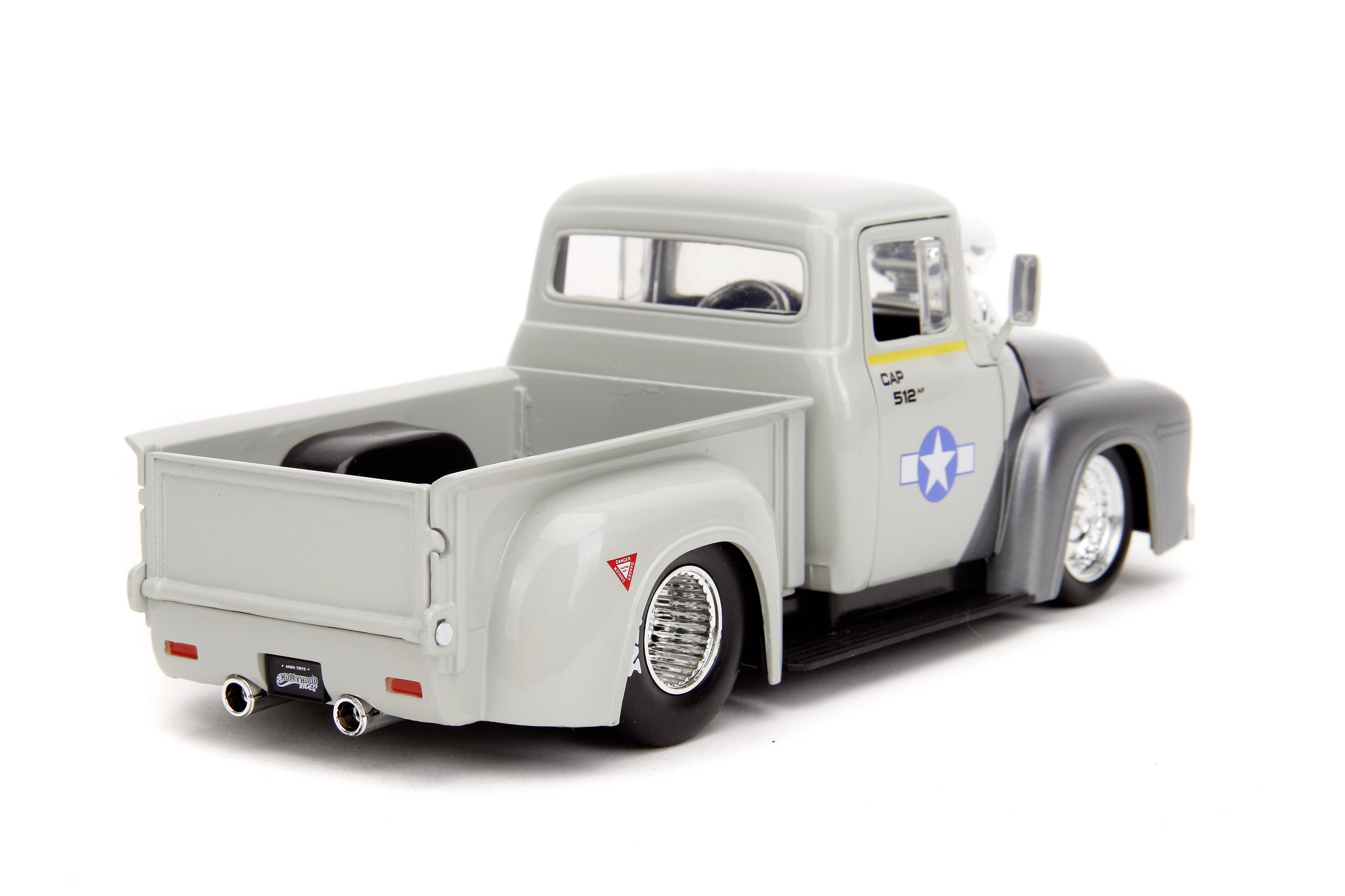 JADA TOYS Street Fighter 1956 Ford Pickup mit Guile Figur Fertigmodell PKW Modell