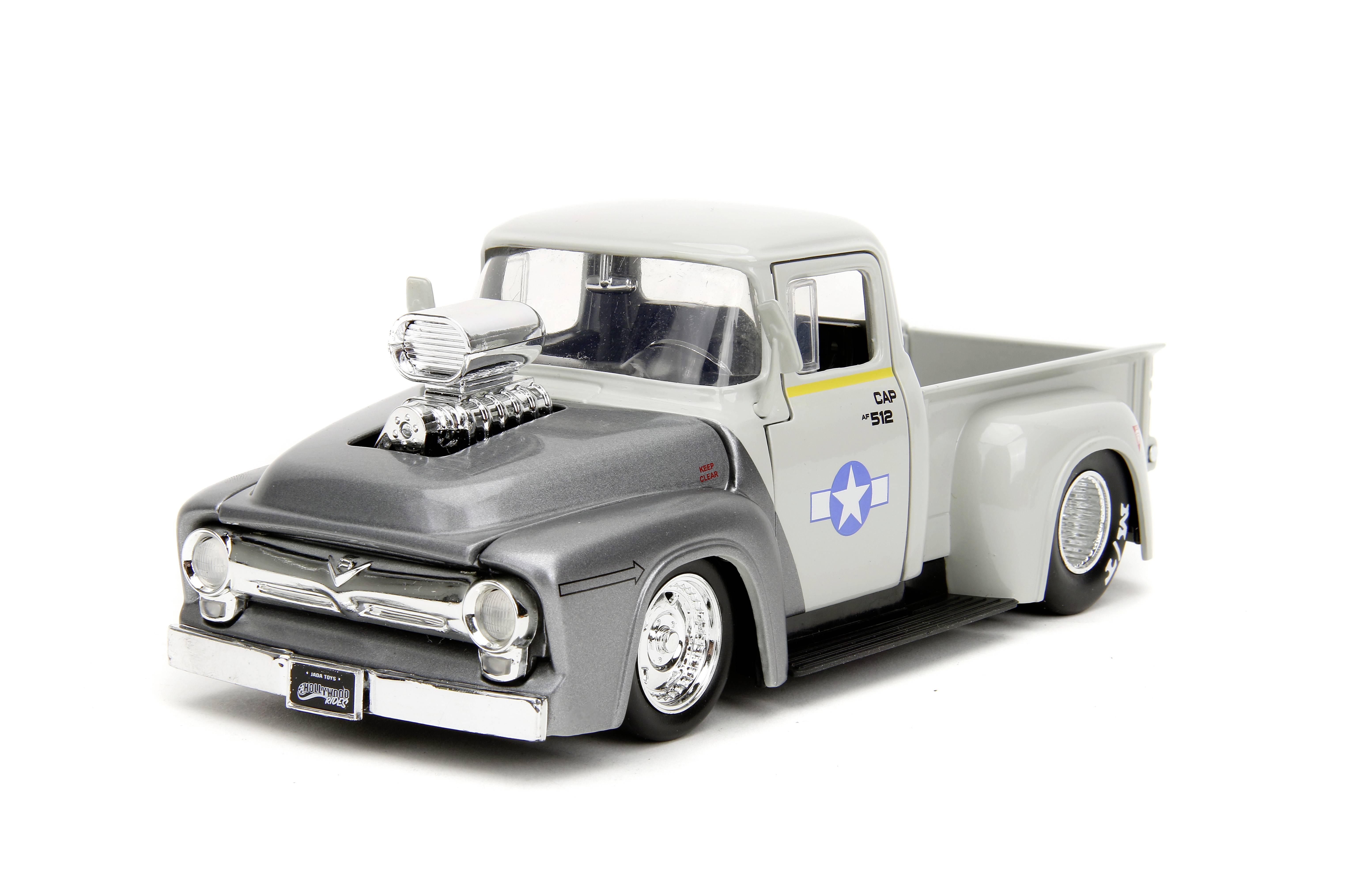 JADA TOYS Street Fighter 1956 Ford Pickup mit Guile Figur Fertigmodell PKW Modell