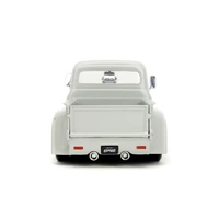 JADA TOYS Street Fighter 1956 Ford Pickup mit Guile Figur Fertigmodell PKW Modell JADA TOYS Street Fighter 1956 Ford Pickup mit Guile Figur Fertigmodell PKW Modell