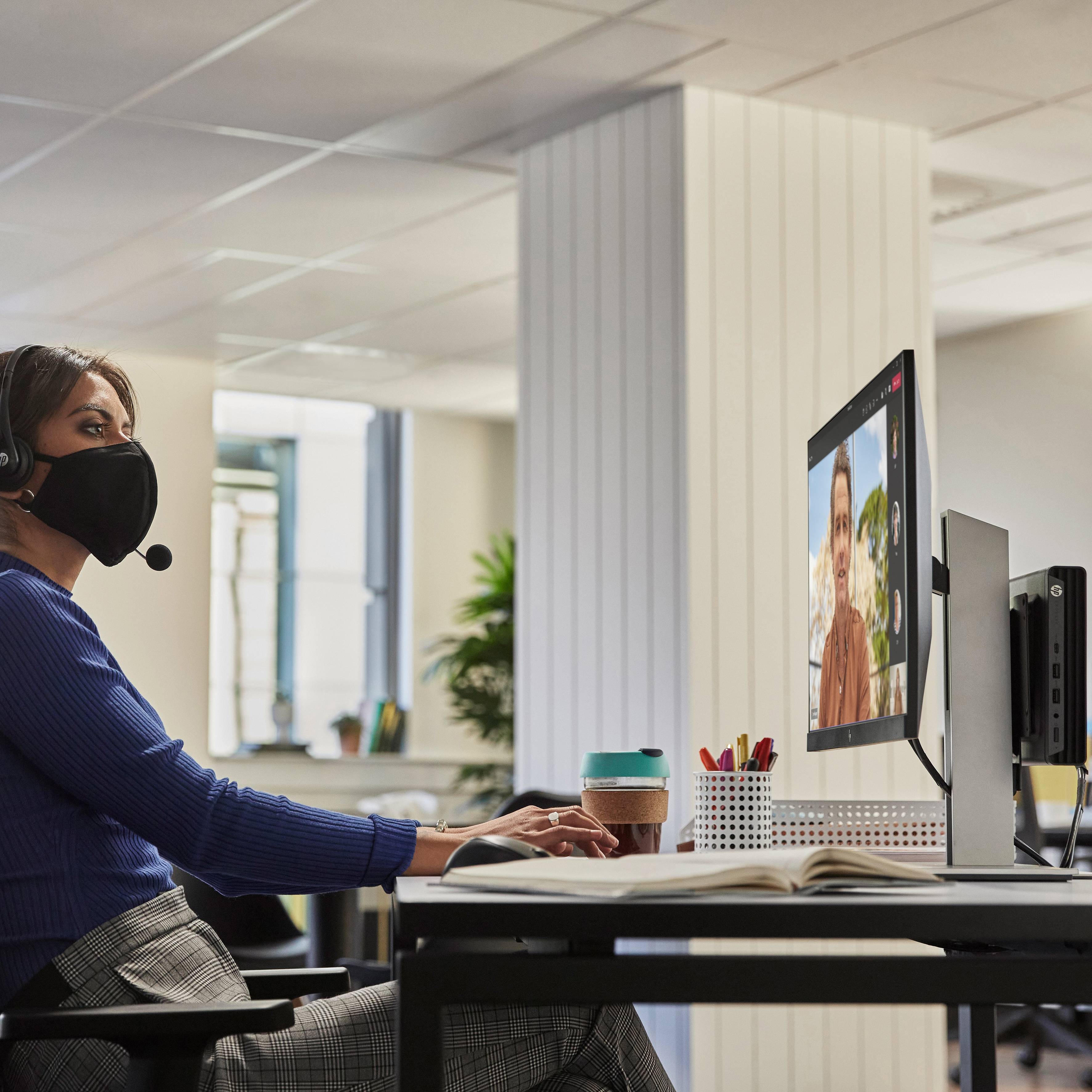 HP Desktop PC Pro Mini 400 G9 Intel® Core™ i7 i7-13700T 4.9GHz 16GB RAM 512GB SSD Intel UHD Graphics 770 Win 11 Pro 9M9A9AT#ABD