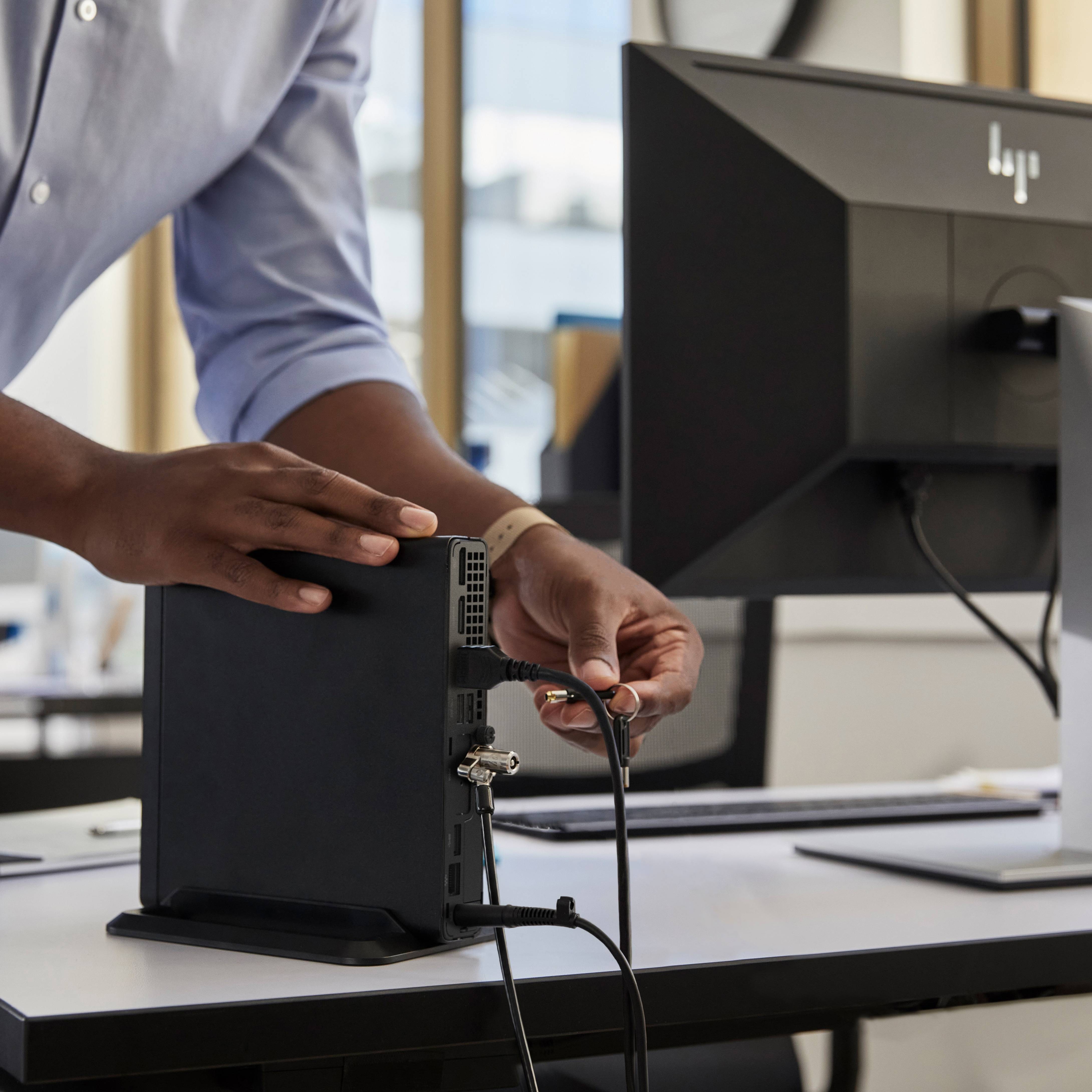 HP Desktop PC Pro Mini 400 G9 Intel® Core™ i7 i7-13700T 4.9GHz 16GB RAM 512GB SSD Intel UHD Graphics 770 Win 11 Pro 9M9A9AT#ABD