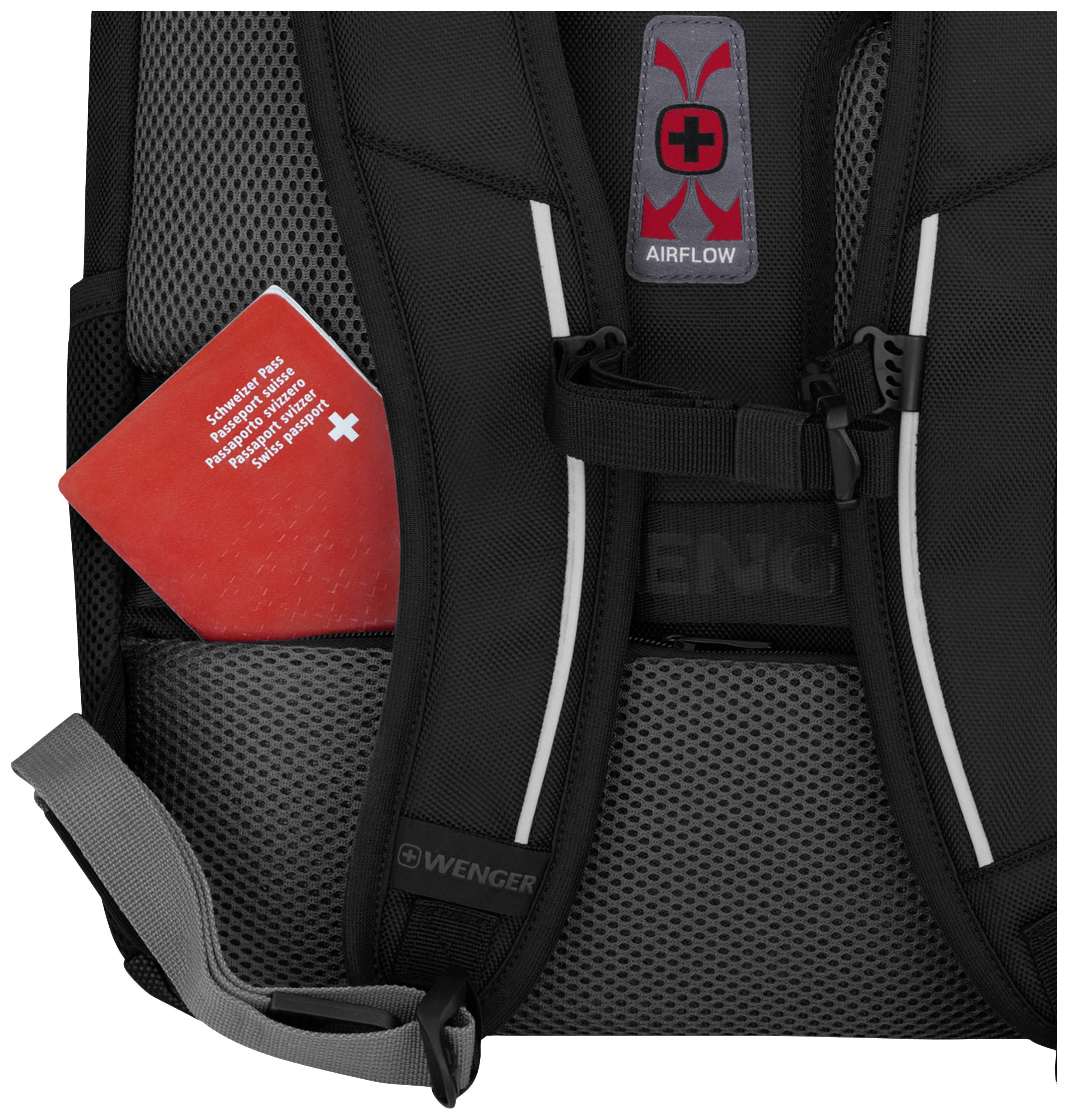 Schwarzer Rucksack mit grauem Tragegurt. Ein rotes Buch mit einem weißen Kreuz und Text steckt in einem äußeren Fach.