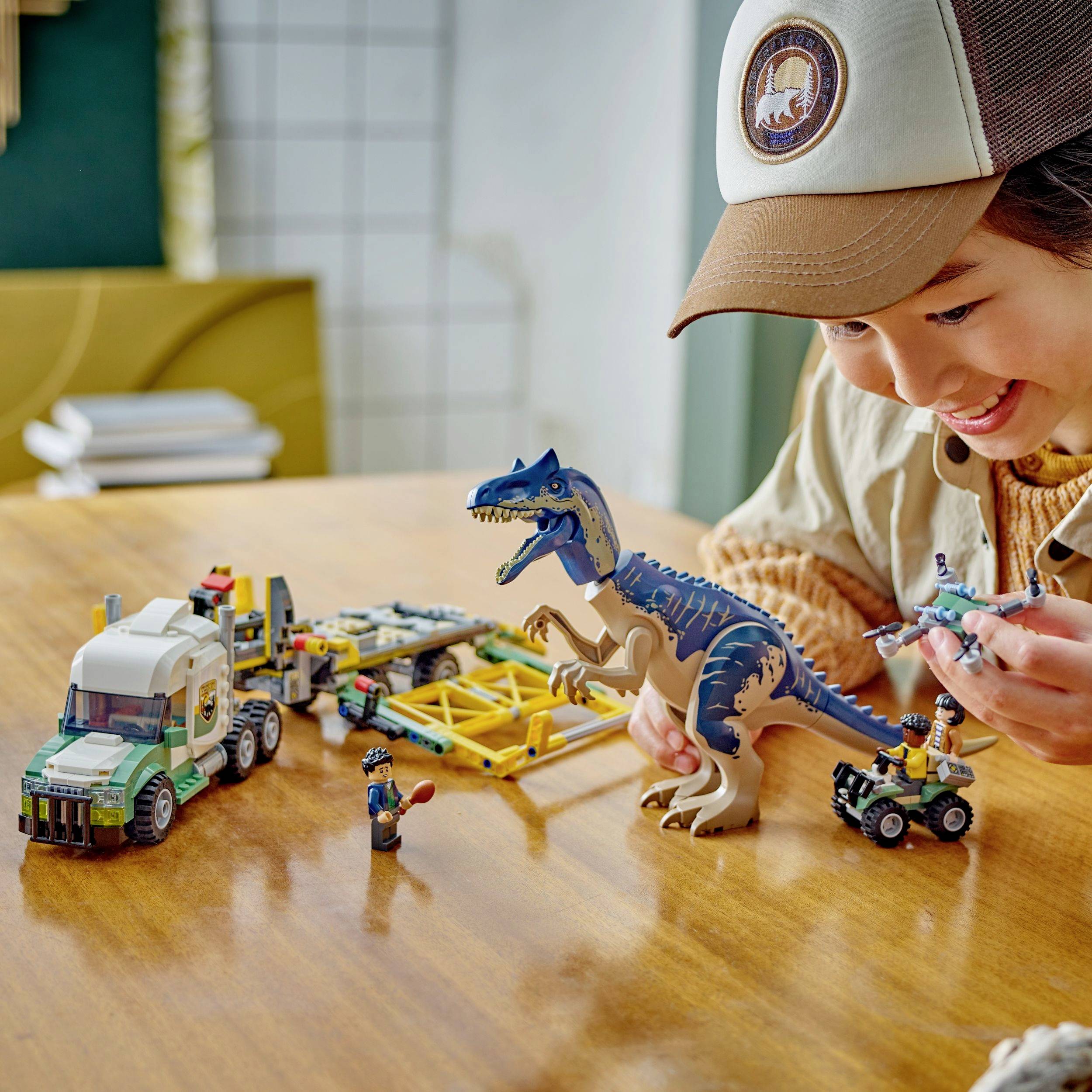 76966 LEGO® JURASSIC WORLD™ Dinosaurier-Missionen: Allosaurus-Transporter