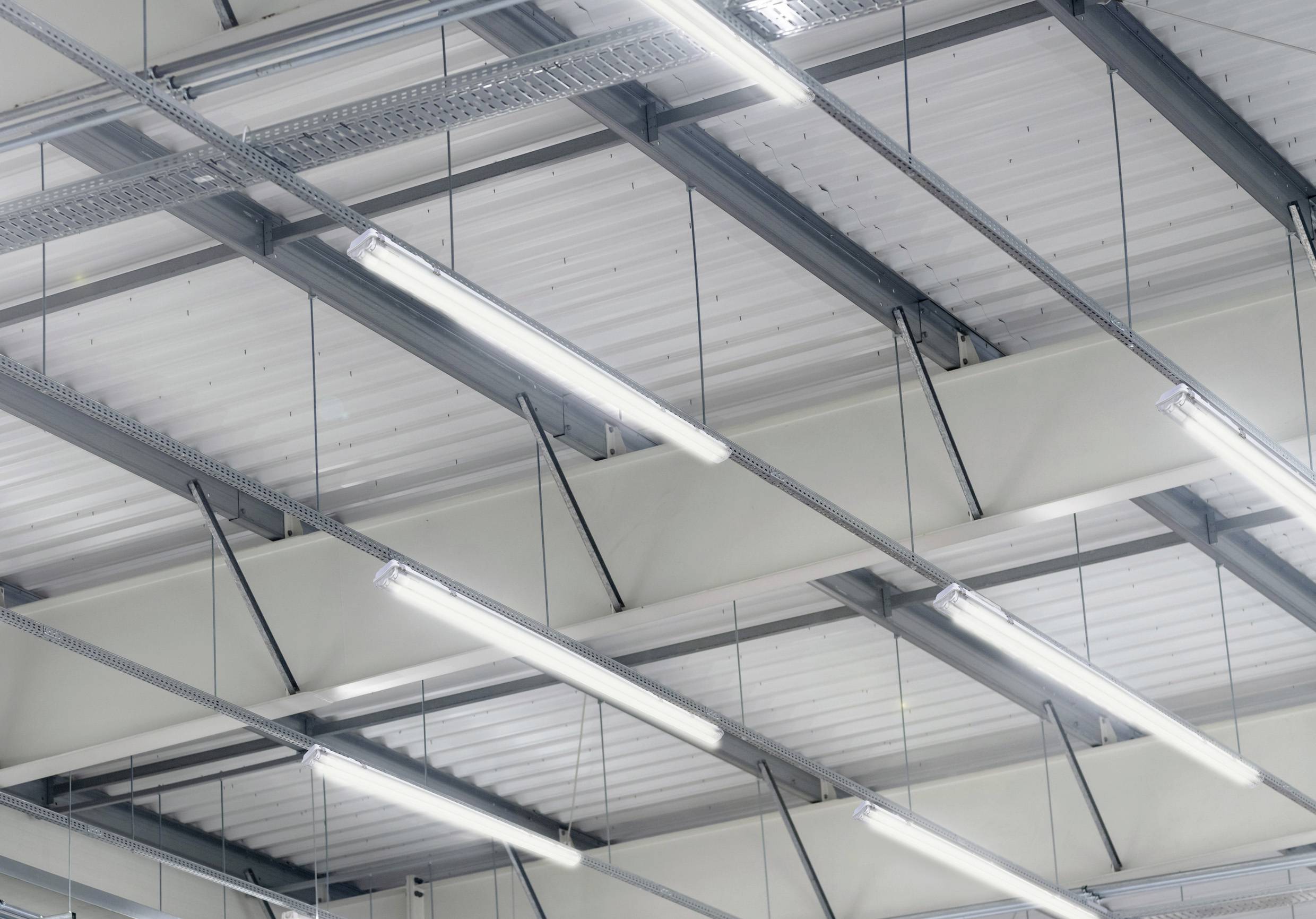 Sygonix LED-Feuchtraum-Wannenleuchte LED-Röhre T8 44W Neutralweiß Grau