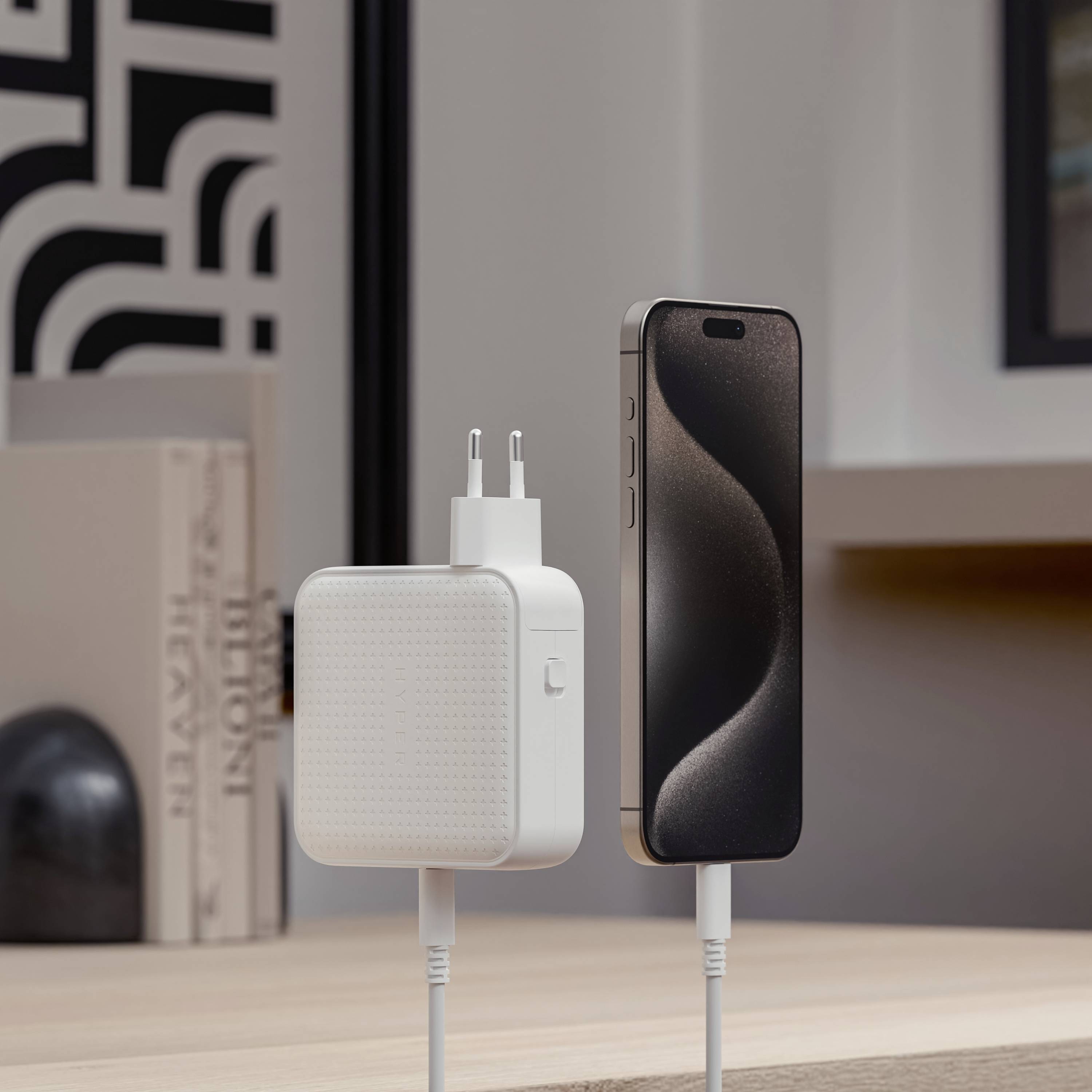 HYPER HyperJuice® 100W USB-C Reiseladeadapter 100W 1x USB-A, 3x USB-C® USB PD, USB PD 3.0, QC 2.0, QC 3.0, PPS Weiß GaN, mit