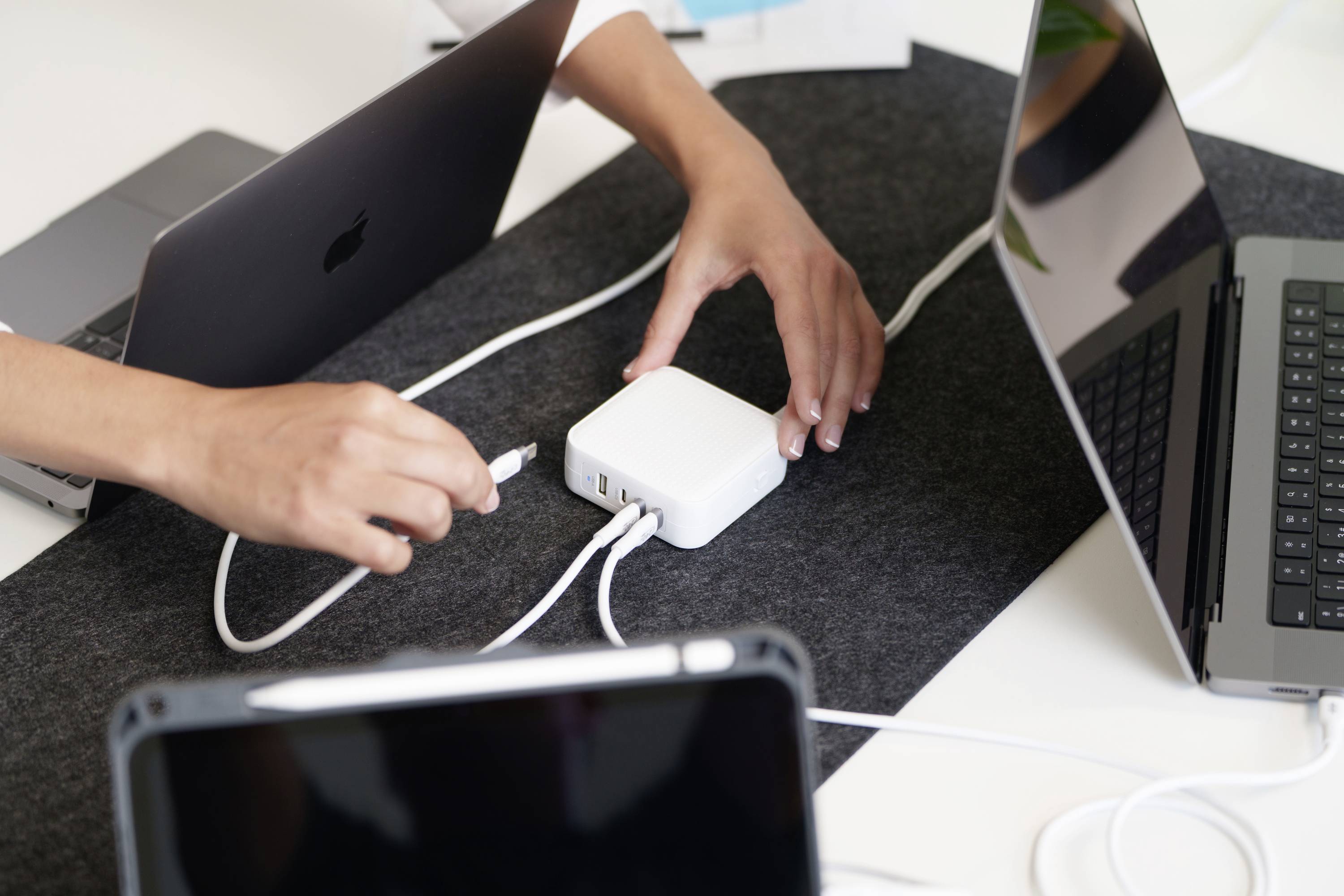 HYPER HyperJuice® 100W USB-C Reiseladeadapter 100 W 1x USB-A, 3x USB-C® USB PD, USB PD 3.0, QC 2.0