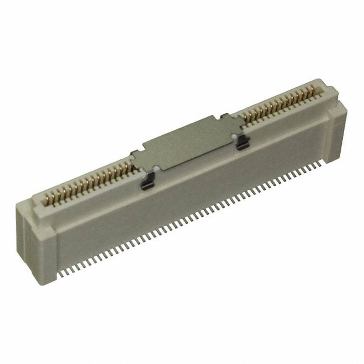 Ein Mikrostecker mit mehreren parallel angeordneten Goldkontakten in einer Reihe, konstruiert für sichere elektrische Verbindungen in elektronischen Geräten.