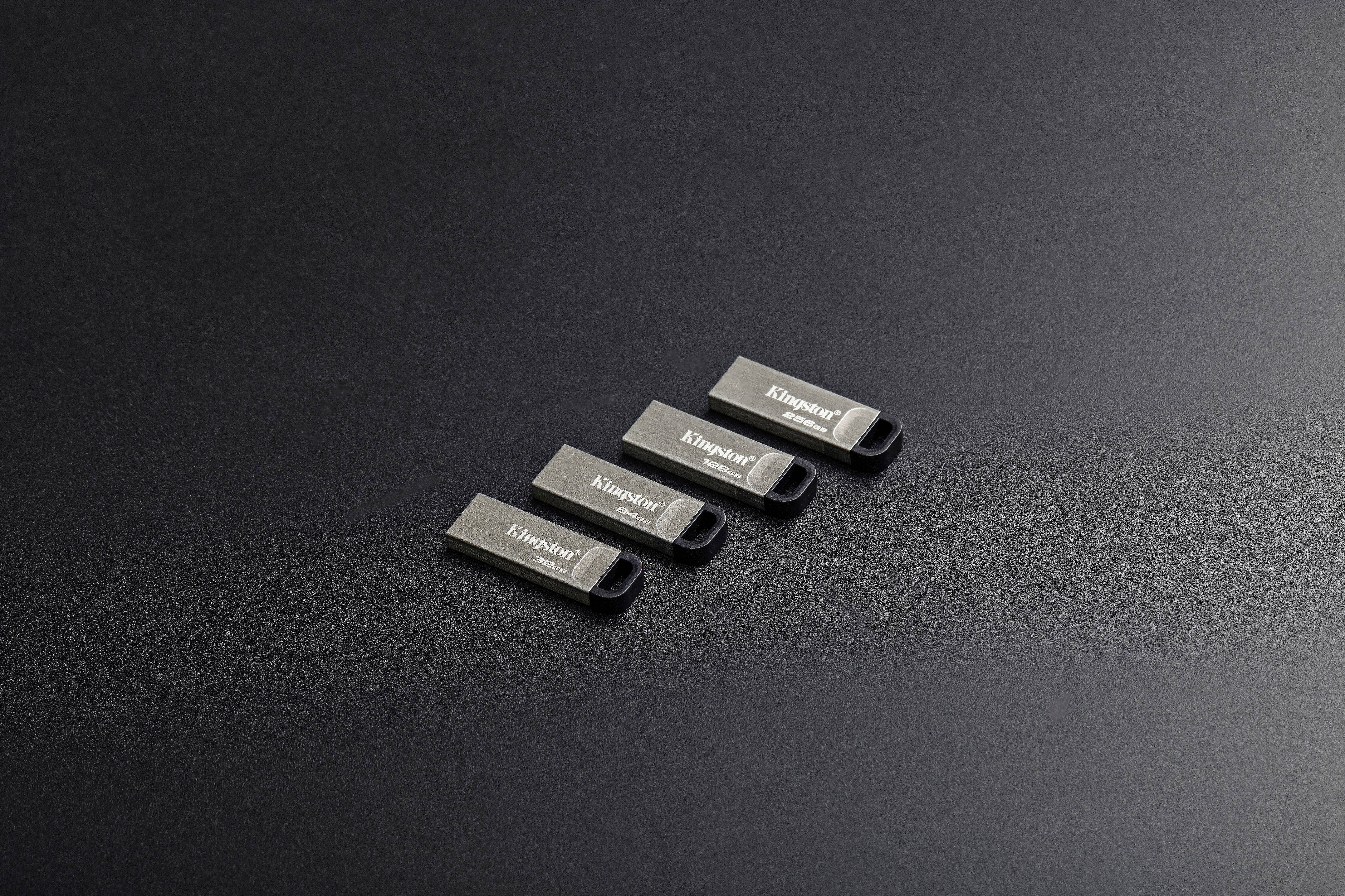 Kingston DataTraveler Kyson USB-Stick Retail 64GB Silber DTKN/64GB USB-A (USB 3.2 Gen 1)