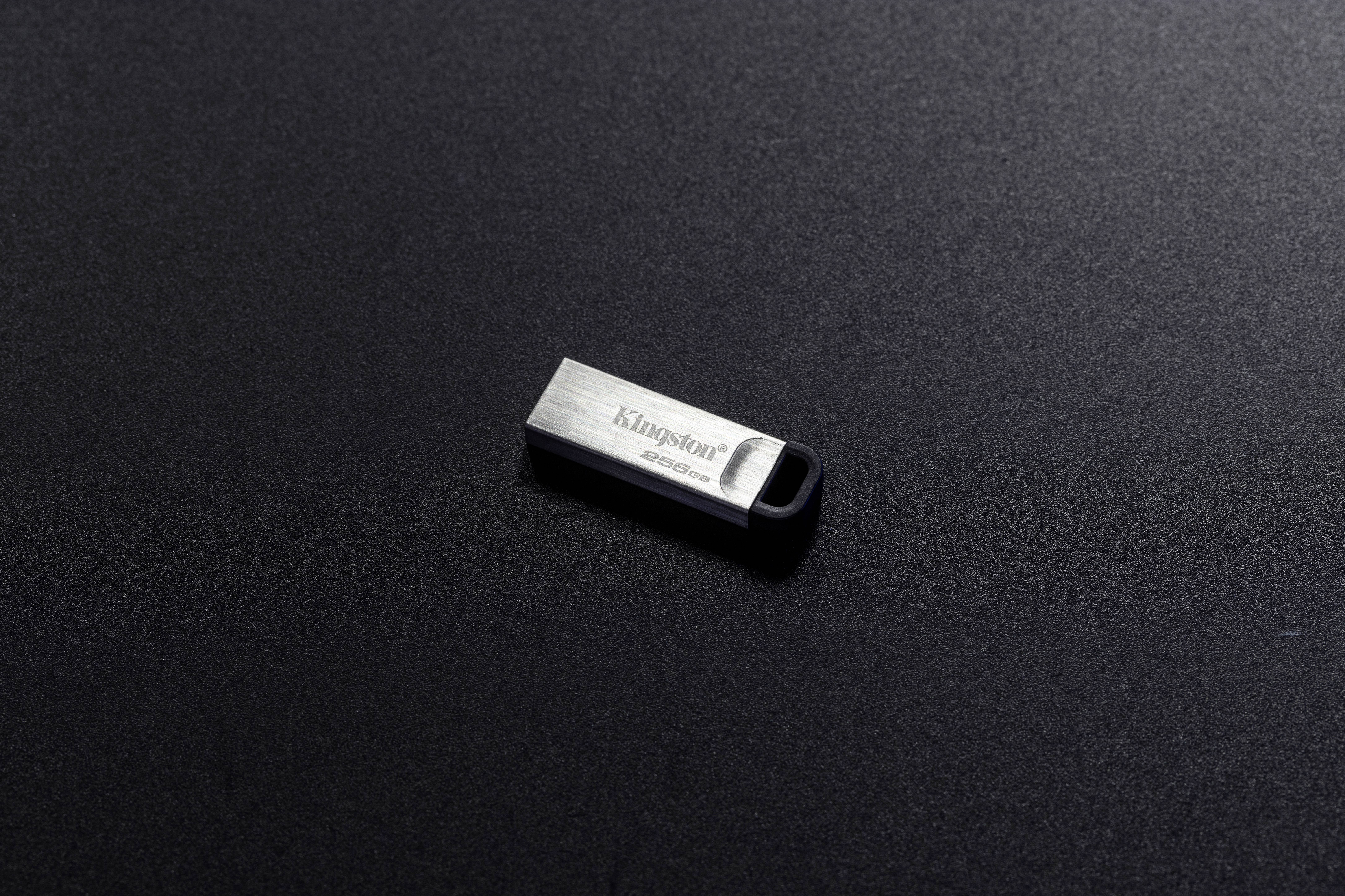 Kingston DataTraveler Kyson USB-Stick Retail 256GB Silber DTKN/256GB USB-A (USB 3.2 Gen 1)
