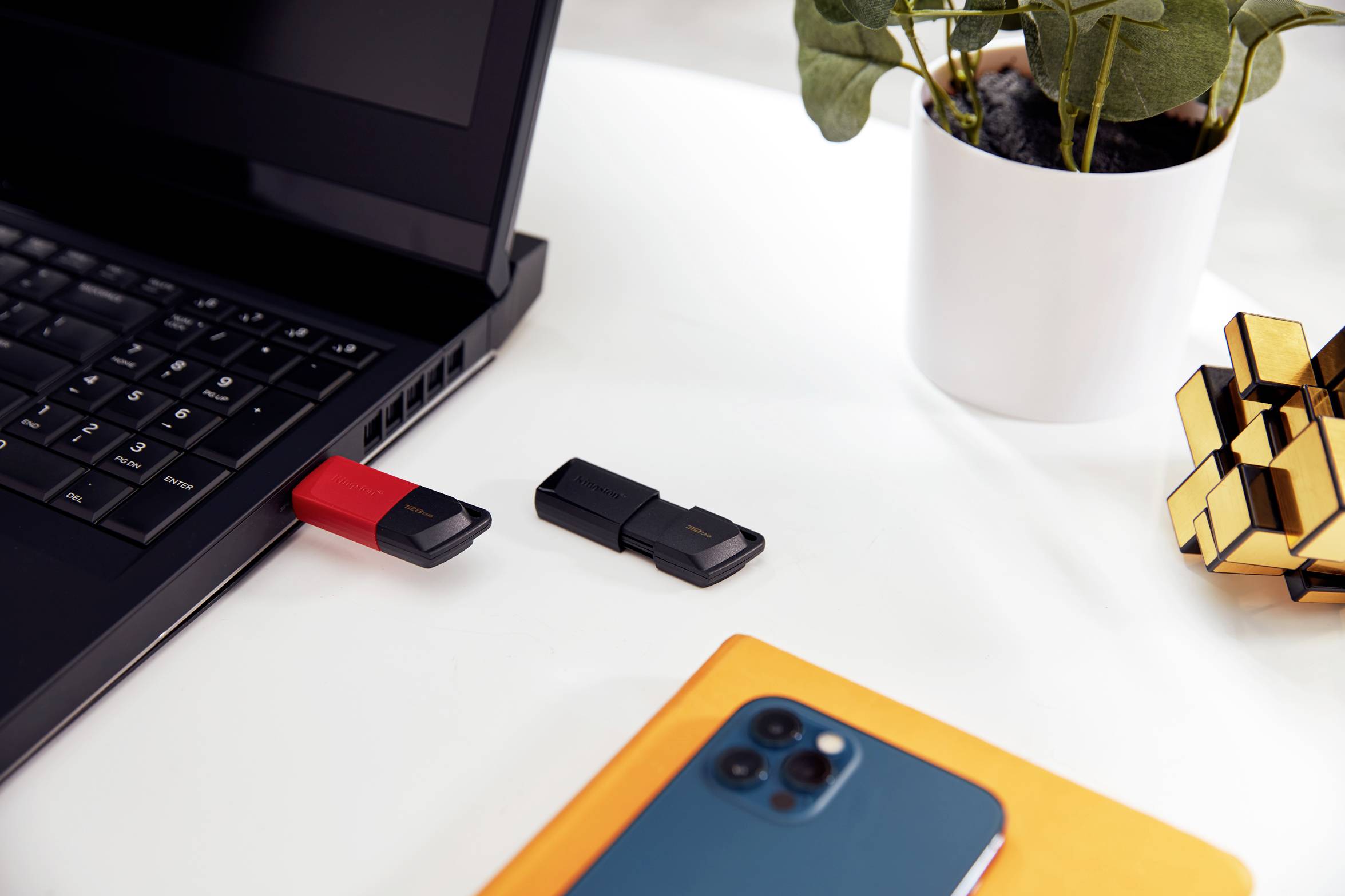 Kingston DataTraveler Exodia M - USB-Fla USB-Stick Retail 128GB Schwarz/Blau DTXM/128GB USB-A (USB 3.2 Gen 1)