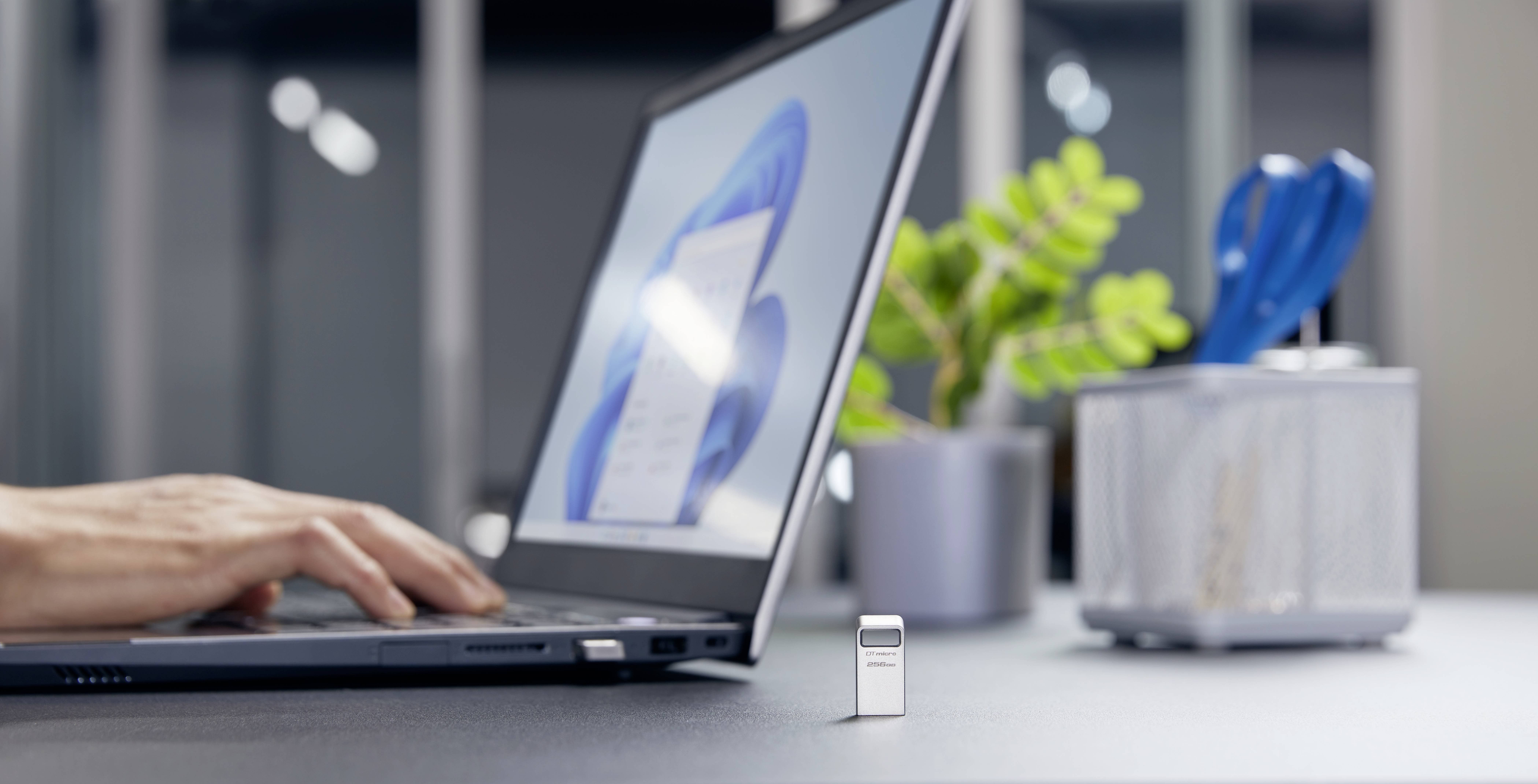 Kingston DataTraveler Micro USB-Stick Retail 256GB Silber DTMC3G2/256GB USB-A (USB 3.2 Gen 1)