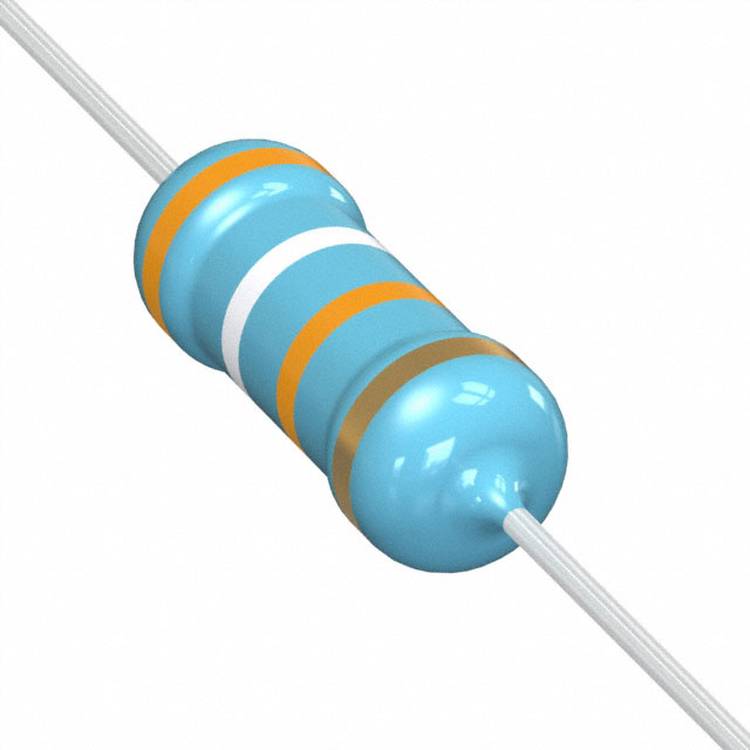 Ein blauer axialer Widerstand mit orange- und weißfarbigen Bändern, die Widerstandswert und Toleranzangaben anzeigen, isoliert auf weißem Hintergrund.