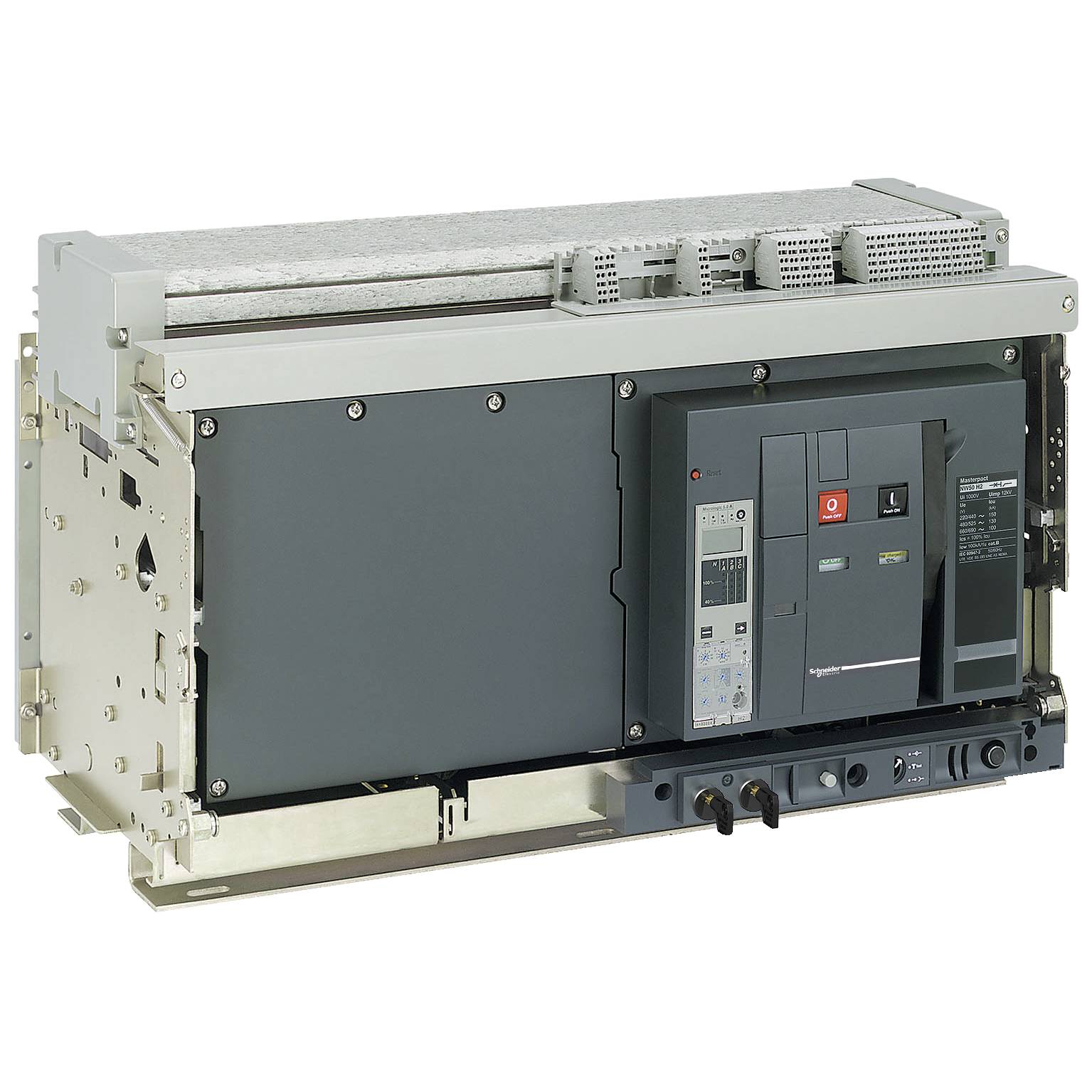 Ein großer elektrischer Leistungsschalter mit grauem Gehäuse und mehreren Bedienelementen, zur Steuerung von Stromflüssen in großen Anlagen.