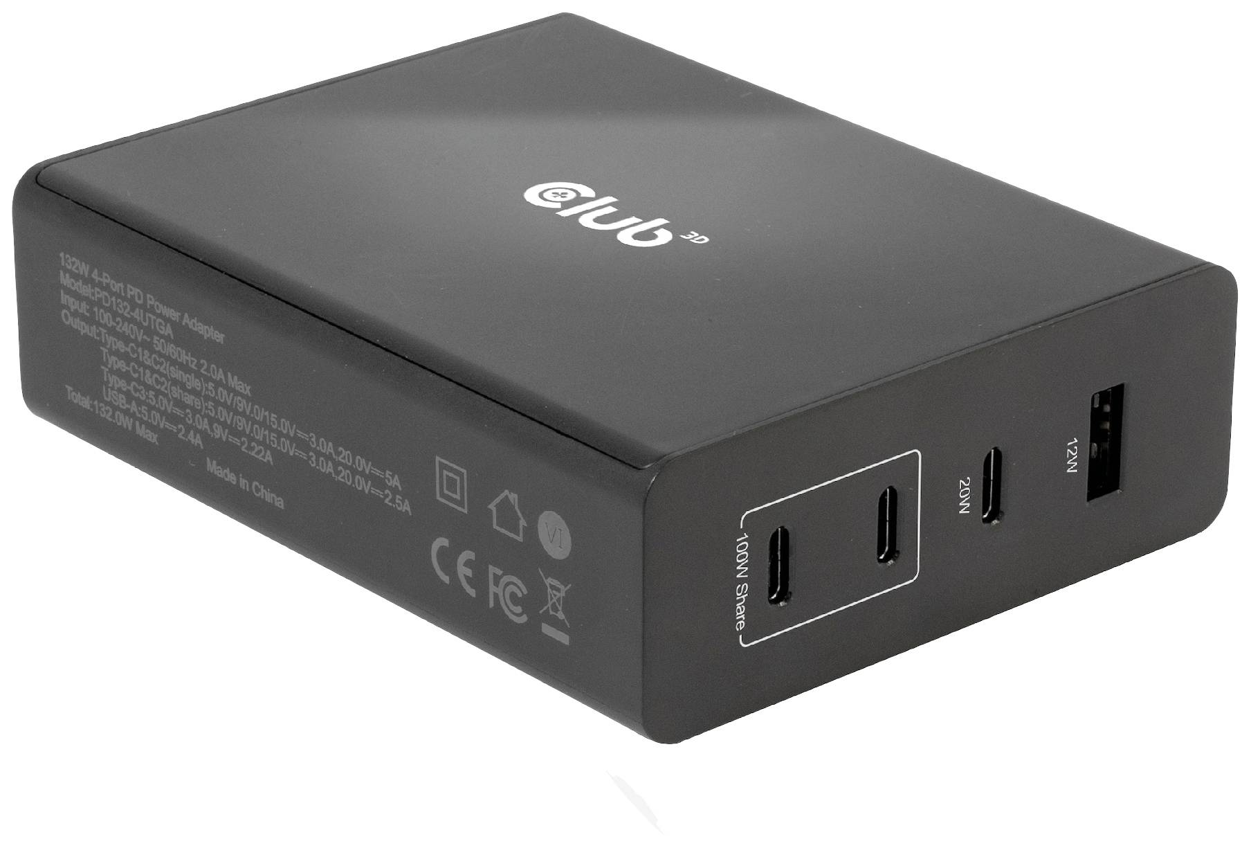Schwarzes Ladegerät mit mehreren Anschlüssen, darunter HDMI und USB. Das Gerät ist von der Marke 'Club 3D'.