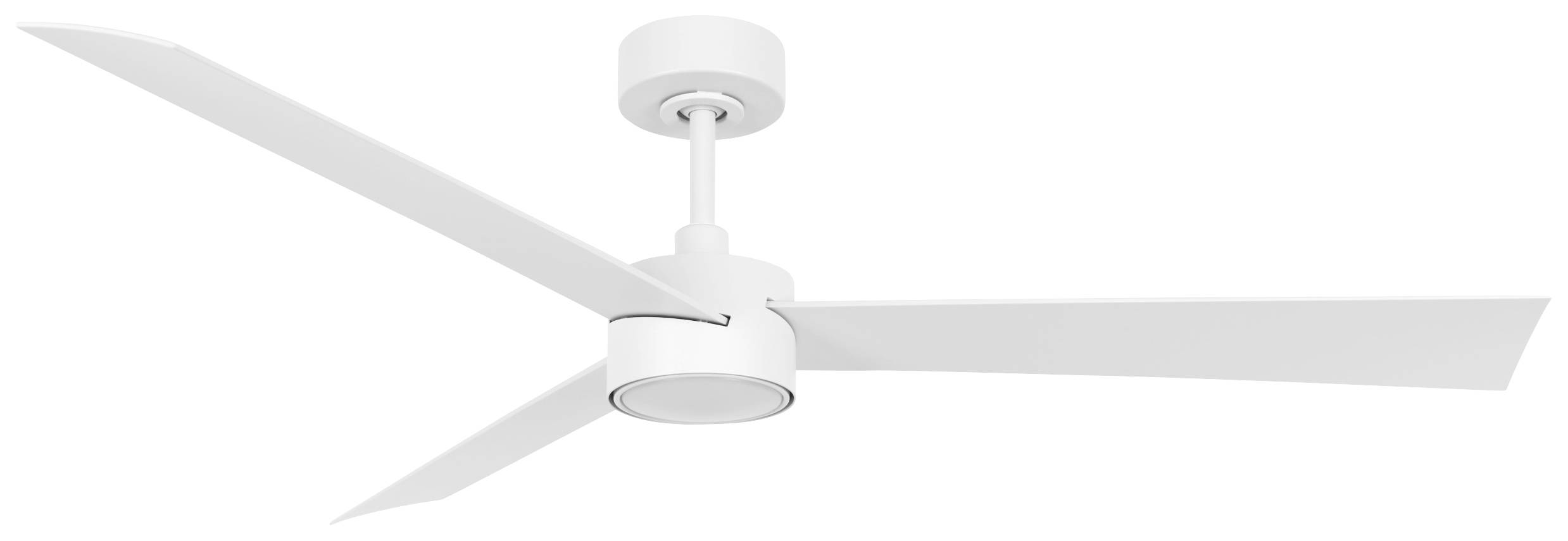Ein weißer Deckenventilator mit drei Flügeln ist an einer kurzen Stange montiert. Konzipiert für moderne Inneneinrichtungen.