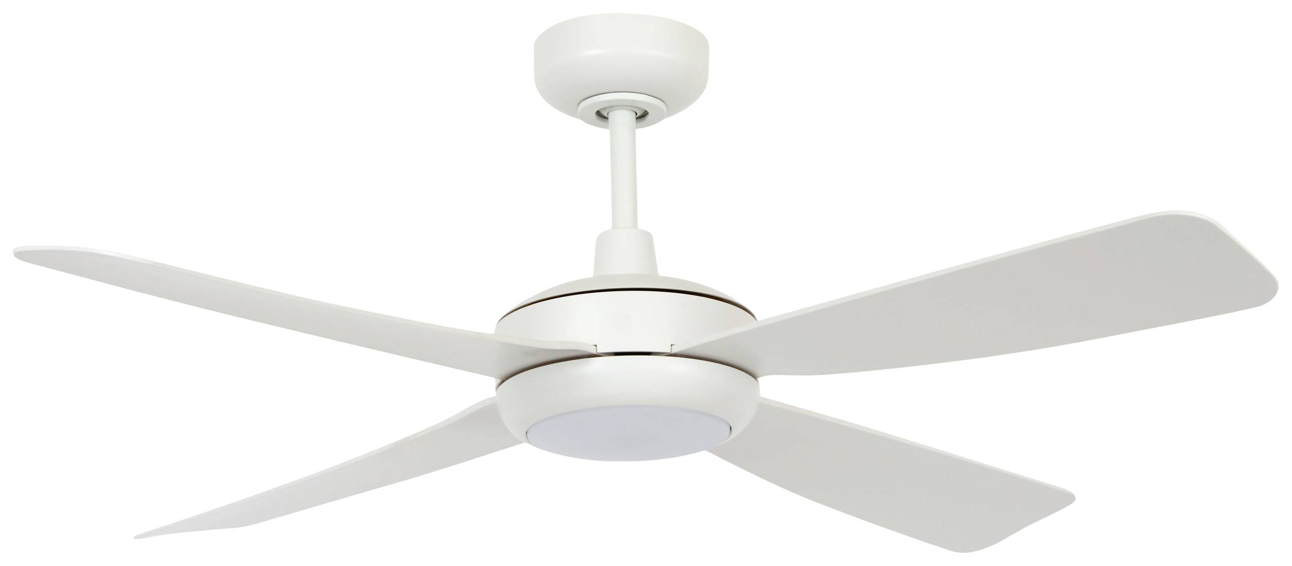 Ein weißer Deckenventilator mit vier Flügeln, aufgehängt an einer kurzen Stange.