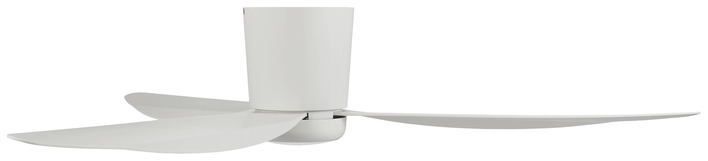 Ein moderner, weißer Deckenventilator mit drei asymmetrischen Flügeln, die sich von einer zentralen, zylindrischen Basis aus erstrecken.