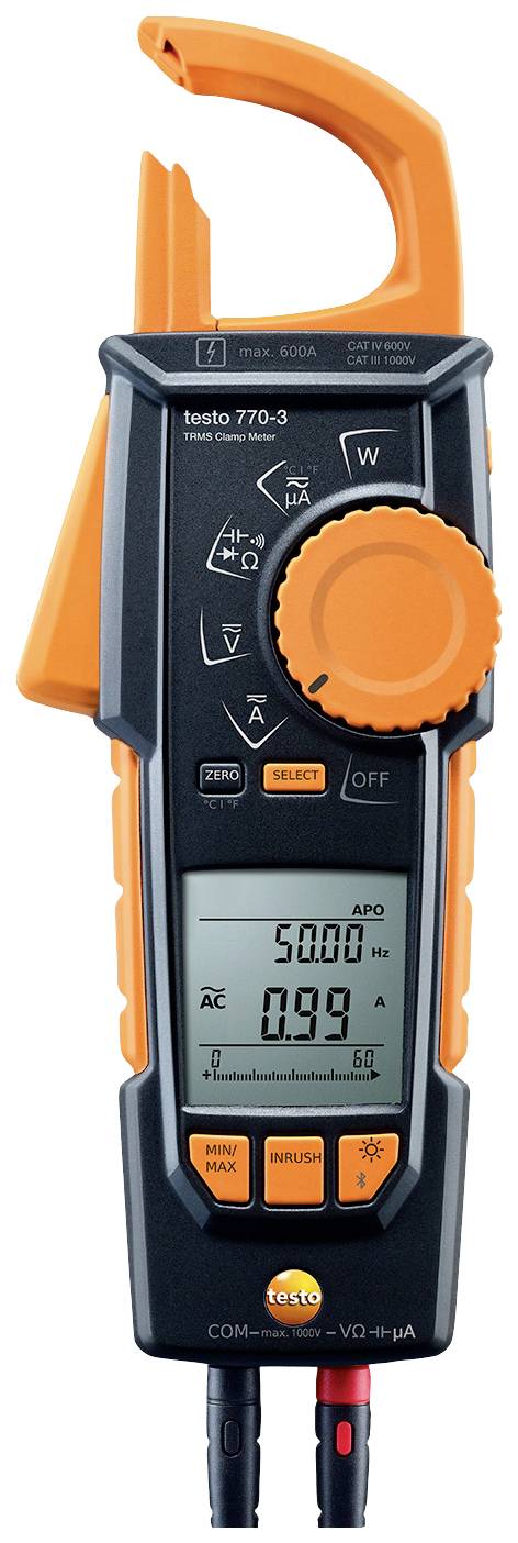 Ein digitales Stromzangen-Multimeter mit schwarzem Gehäuse und orangenen Akzenten. Zeigt Messwerte auf einem LCD-Display an.