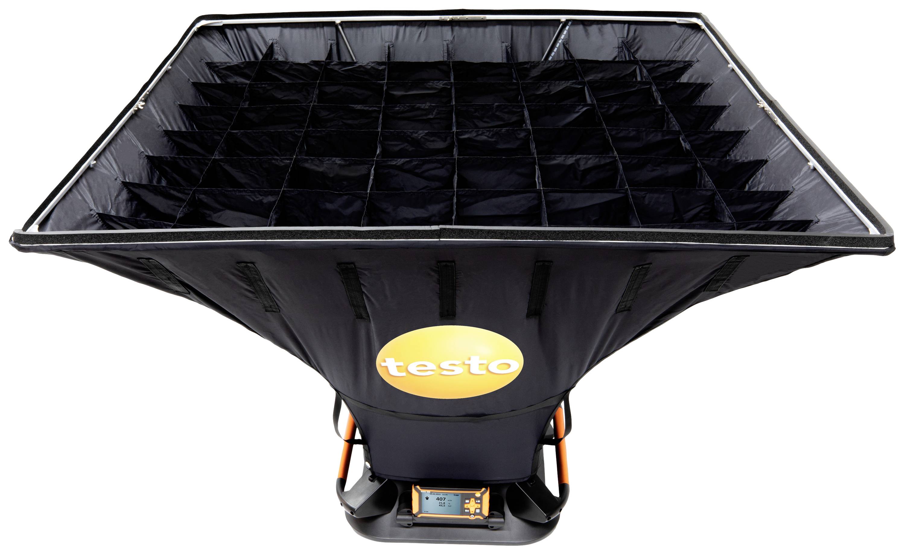 Ein großes, schwarzes Messgerät in Trichterform mit dem Logo 'testo' darauf, wahrscheinlich zur Messung von Luftströmungen oder Volumen.