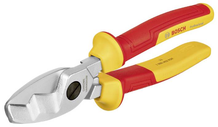 Isolierte rote und gelbe Schneidewerkzeugzange auf weißem Hintergrund, geeignet für elektrische Arbeiten.
