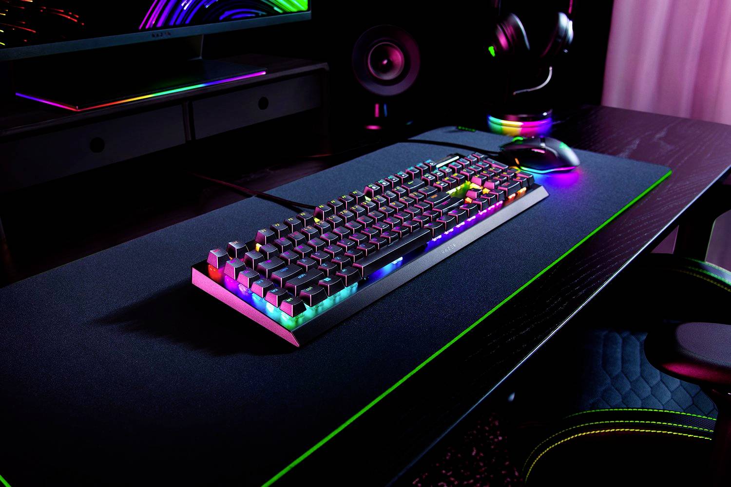 RAZER BlackWidow V4 X Green Switch Kabelgebunden Gaming-Tastatur Deutsch, QWERTZ Schwarz Beleuchtet