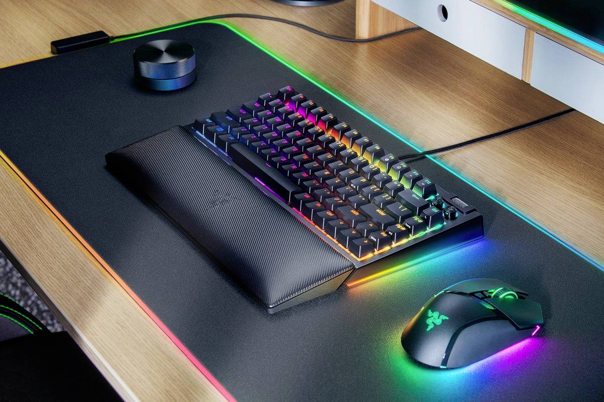 RAZER BlackWidow V4 75perc Intl. US Kabelgebunden Gaming-Tastatur Englisch, QWERTY Schwarz Beleuchtet