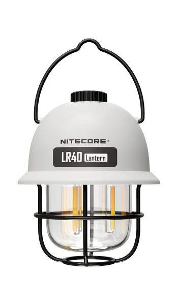 Eine tragbare Laterne mit schwarzem Griff und Käfig. Text auf der Laterne: 'Nitecore LR40 Lantern'.