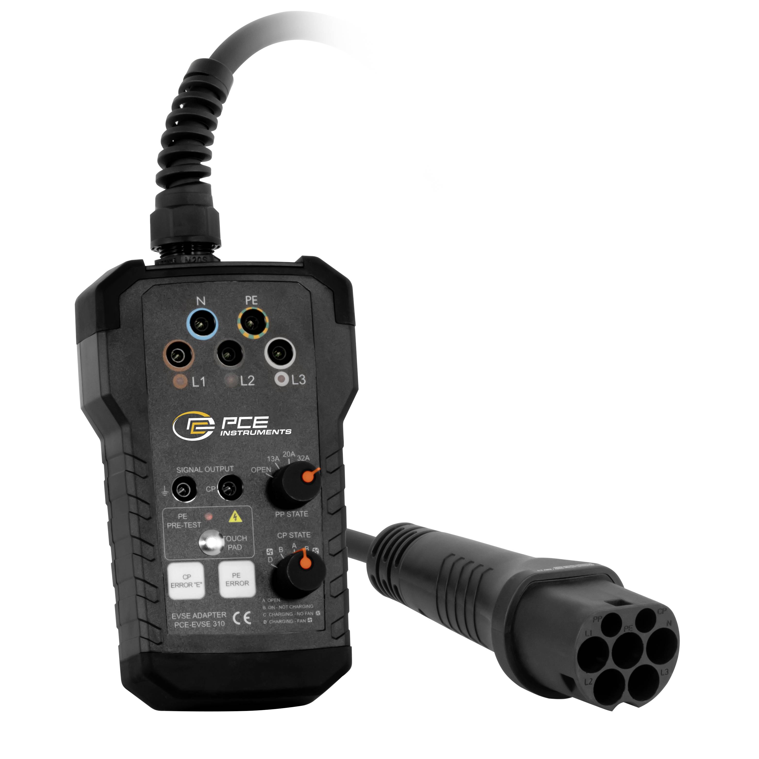 Tragbarer PCE Instruments Elektro-Adapter-Tester mit Kabeln und rundem Multi-Pin-Stecker, wobei Eingangsbuchsen mit N, PE, L1, L2 und L3 gekennzeichnet sind.