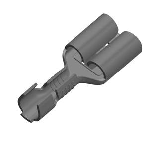 Grauer, Y-förmiger Adapter aus Kunststoff mit geriffelten Griffen, geeignet für zwei Schläuche oder Kabel.
