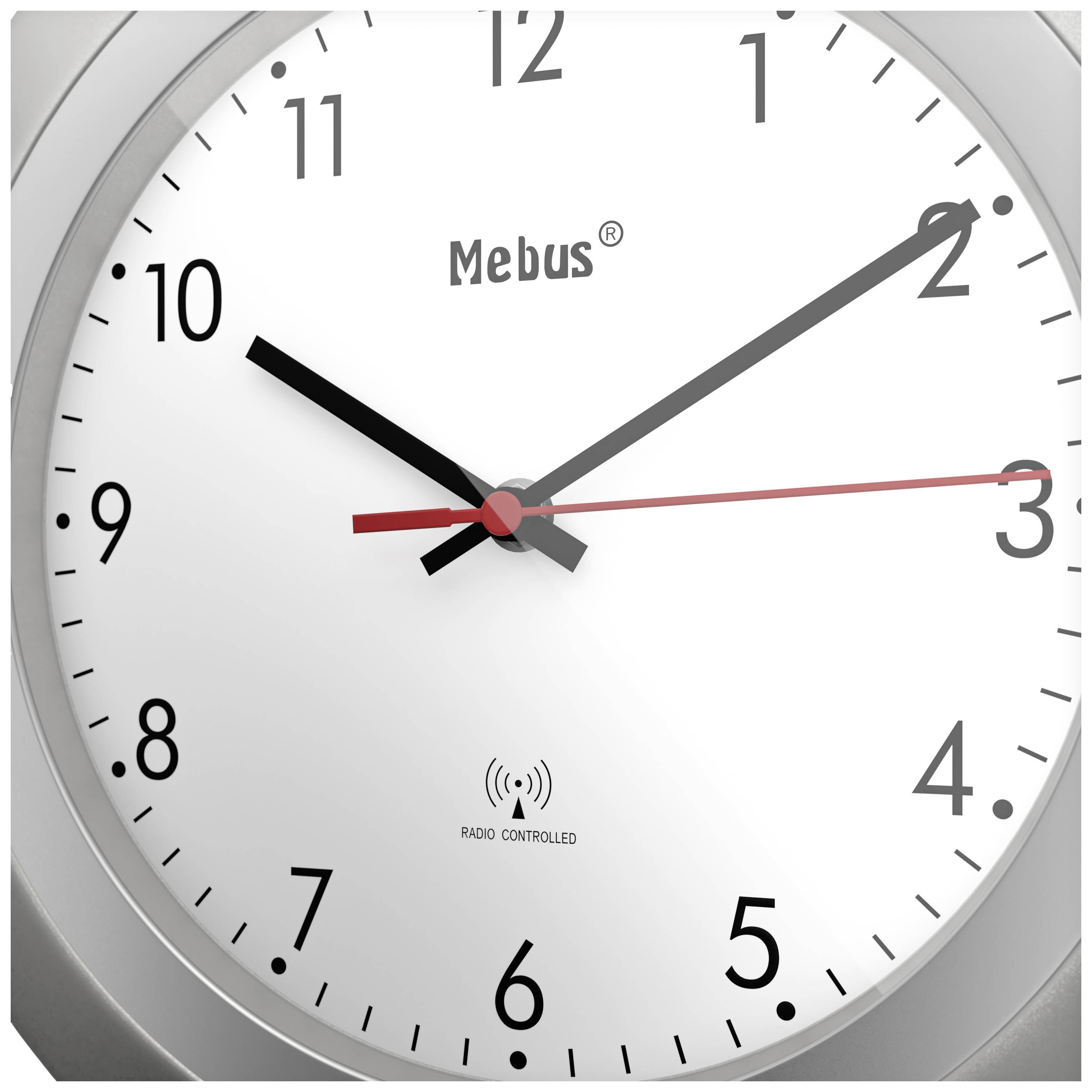 Analoge Funkuhr von 'Mebus' zeigt 10:08 Uhr.